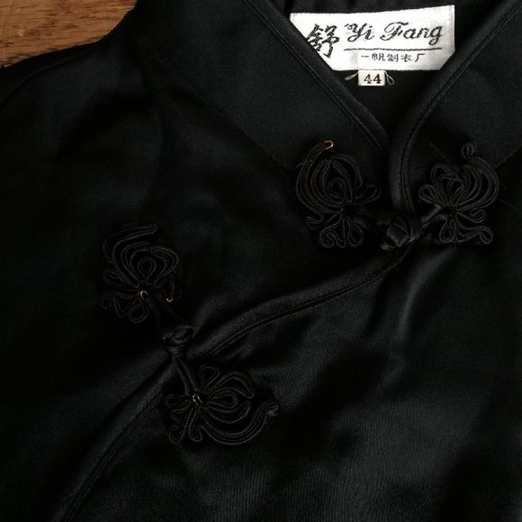 YI FANG CHEONGSAM DRESS WOMENS 44 BLACK SATIN ORIENTAL EMBROIDERED DRAGON VTG - Picture 3 of 16